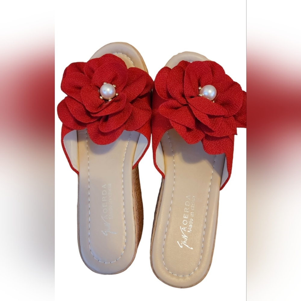 Lightweight sandal.